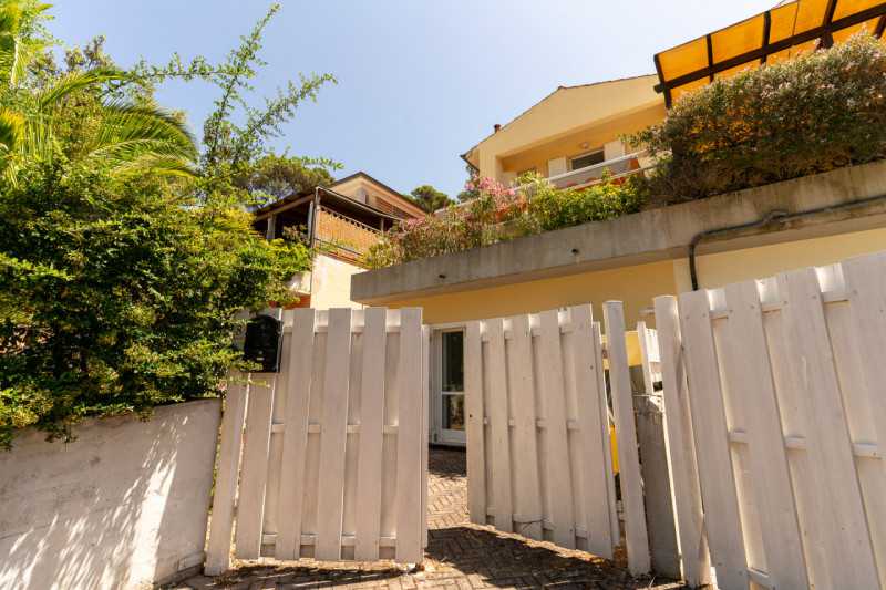 Villa a Schiera in Vendita ad Rosignano Marittimo - 350000 Euro