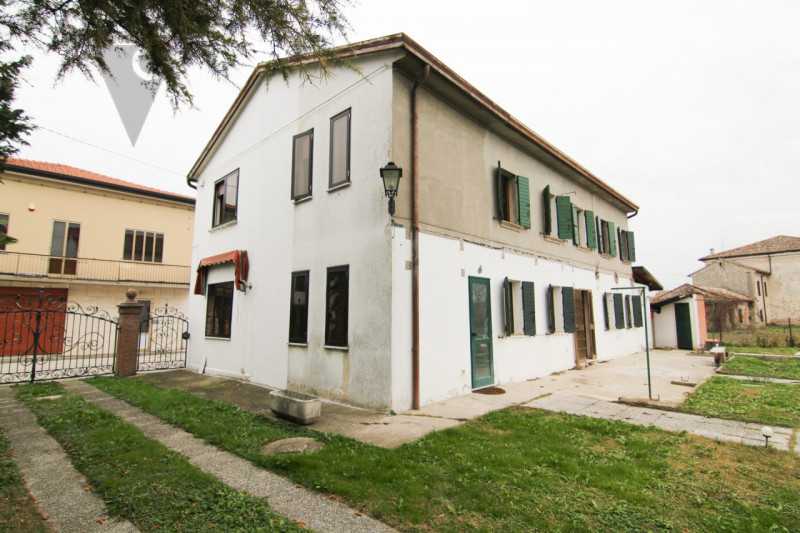 Villa Bifamiliare in Vendita ad Piove di Sacco - 130000 Euro