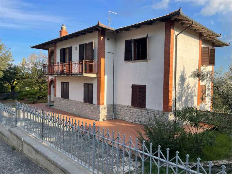 villa in Vendita ad Lucignano - 290000 Euro