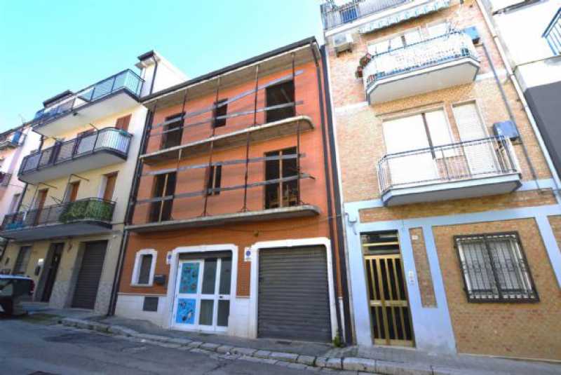 Edificio-Stabile-Palazzo in Vendita ad Lavello - 190000 Euro