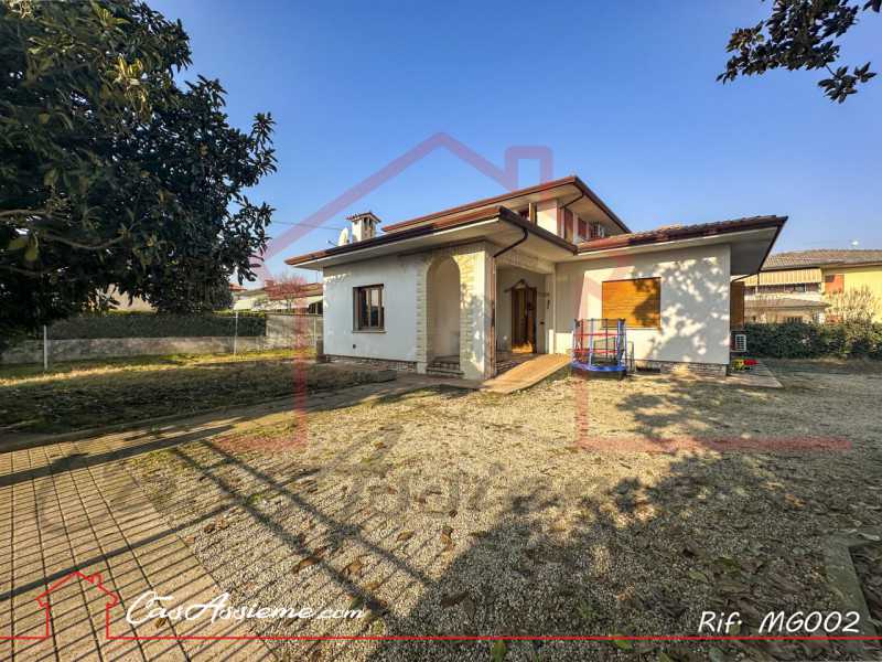 Casa Indipendente in Vendita ad Tezze sul Brenta - 265000 Euro