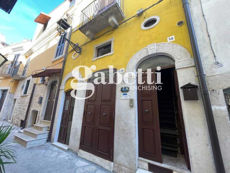 Vacanza in Edificio-Stabile-Palazzo ad Andria - 108000 Euro