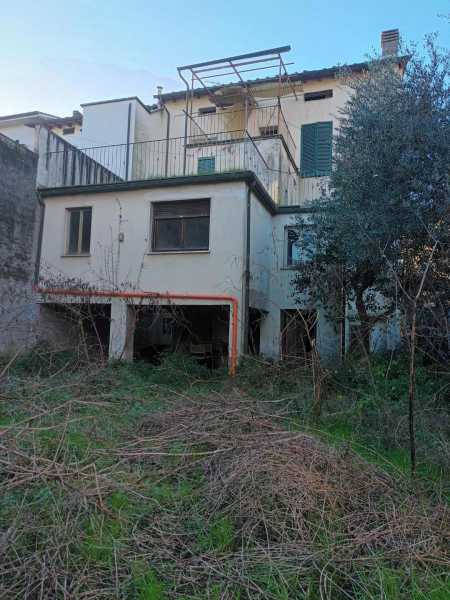 Casa Semi indipendente in Vendita ad Lucca - 230000 Euro