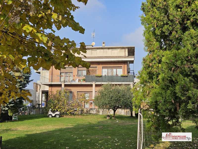 Villa in Vendita ad Vittuone - 725000 Euro