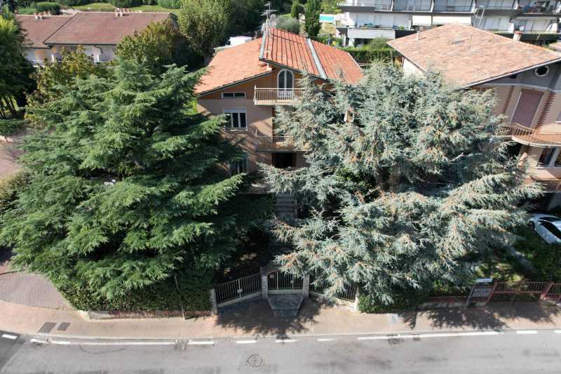 Villa in Vendita ad Desenzano del Garda - 1090000 Euro