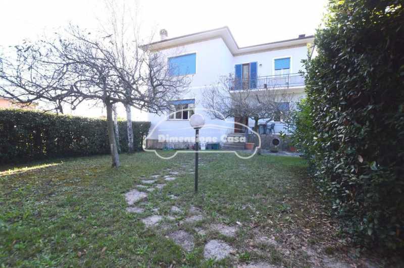 Villa in Vendita ad Lucca - 280000 Euro