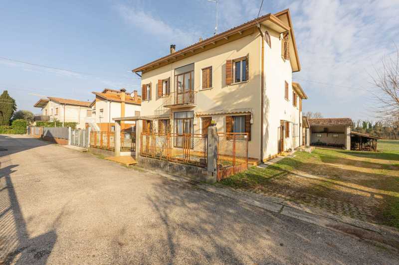 Villa Bifamiliare in Vendita ad Treviso - 210000 Euro