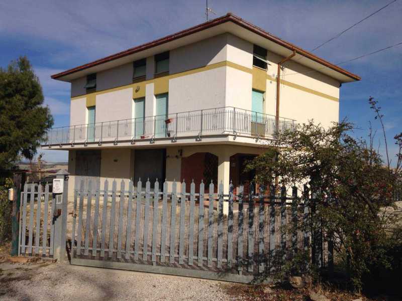 Casa Indipendente in Vendita ad Monterubbiano - 350000 Euro