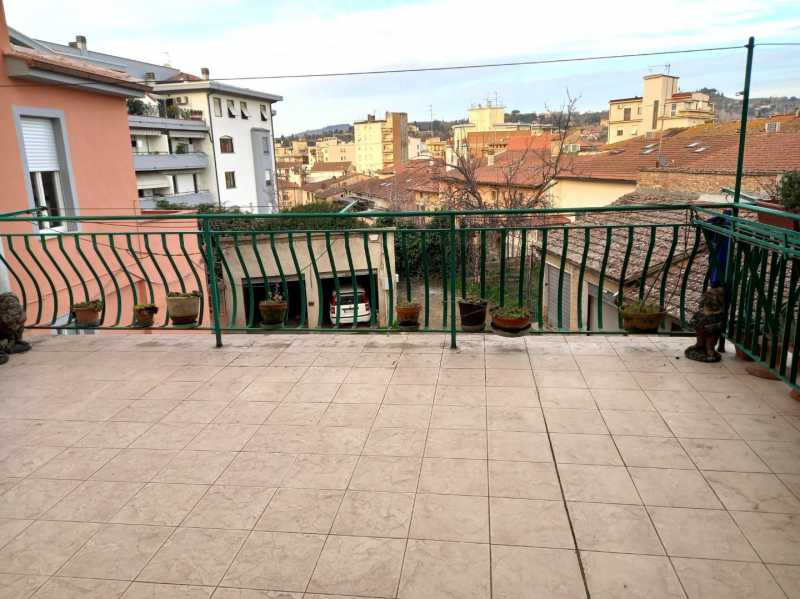 Appartamento in Vendita ad Poggibonsi - 300000 Euro