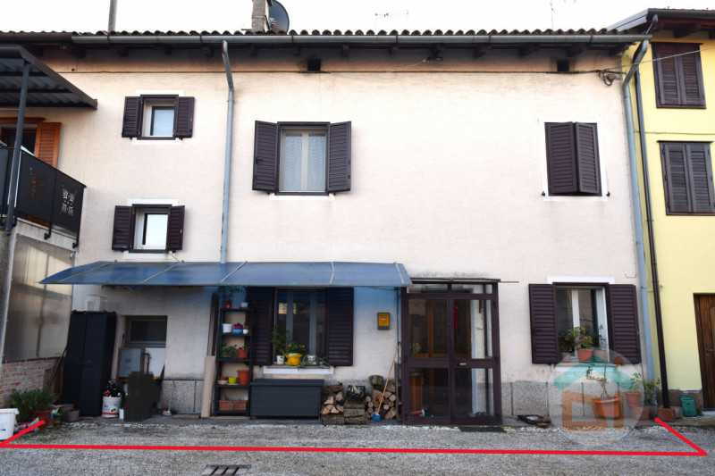 Villa a Schiera in Vendita ad Farra D`isonzo - 83000 Euro