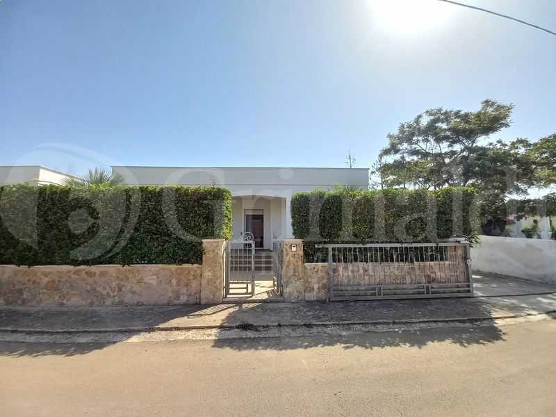 Villa in Vendita ad Taviano - 220000 Euro