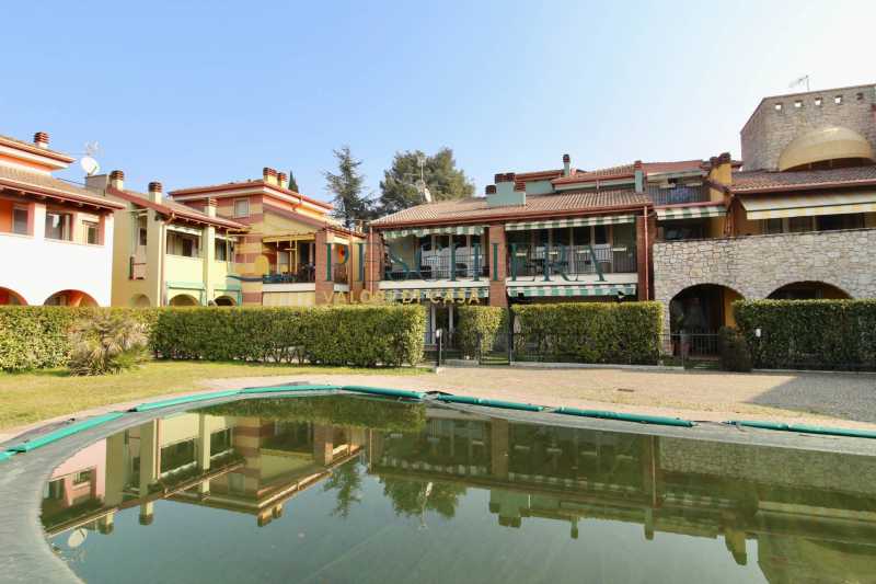 Villa a Schiera in Vendita ad Peschiera del Garda - 510000 Euro