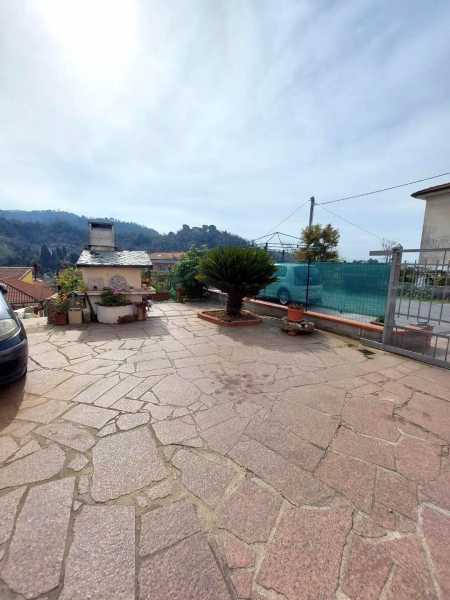 Villa Bifamiliare in Vendita ad Carrara - 299000 Euro