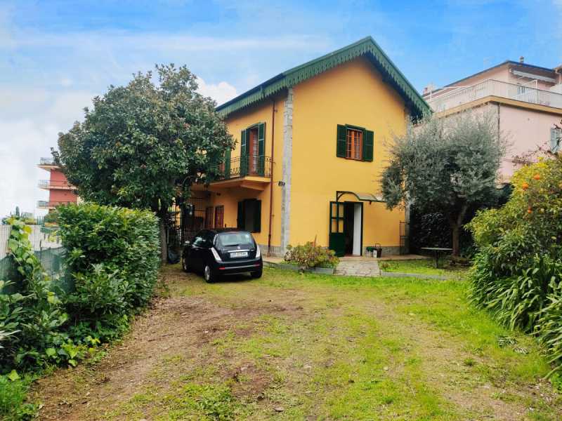 Villa Singola in Vendita ad Sanremo - 438000 Euro