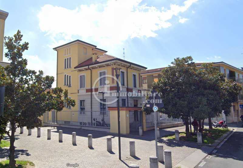 Edificio-Stabile-Palazzo in Vendita ad Milano - 950000 Euro
