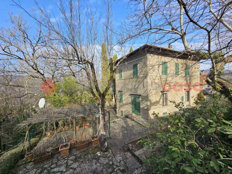 Villa in Vendita ad Chitignano - 350000 Euro