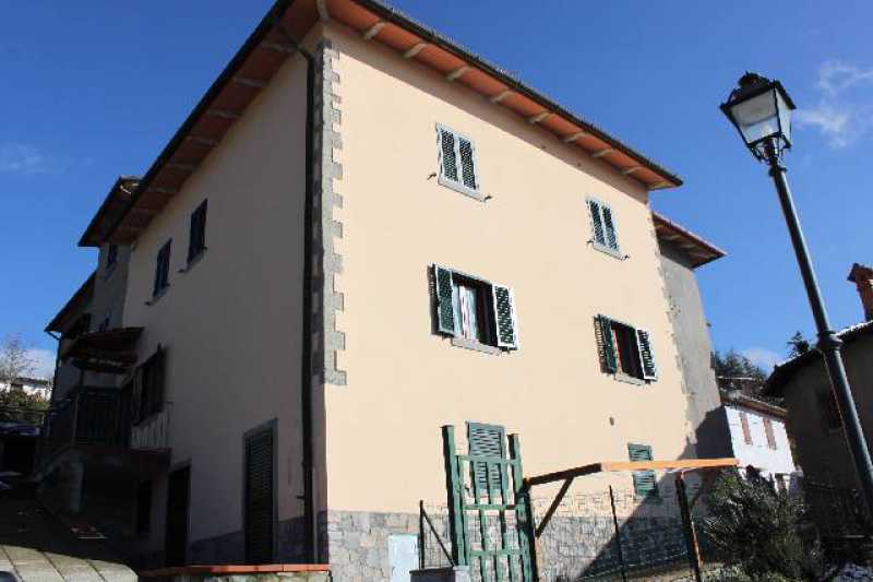 Edificio-Stabile-Palazzo in Vendita ad Poppi - 60000 Euro