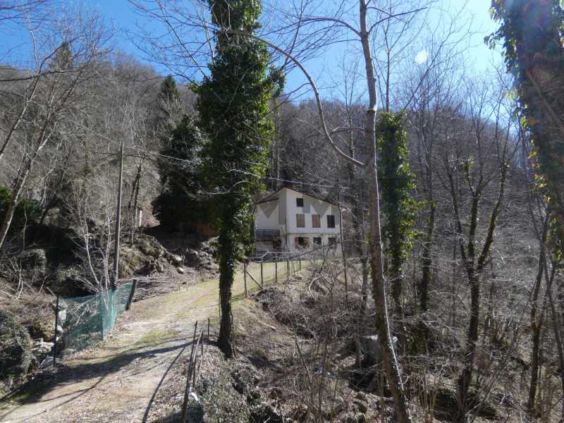 Casa Indipendente in Vendita ad Valli del Pasubio - 70000 Euro