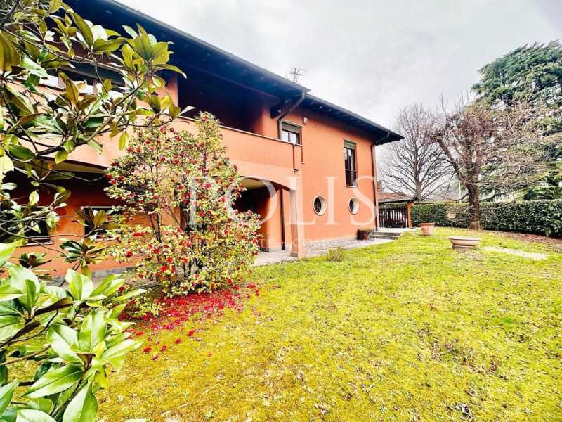 Villa in Vendita ad Como - 695000 Euro