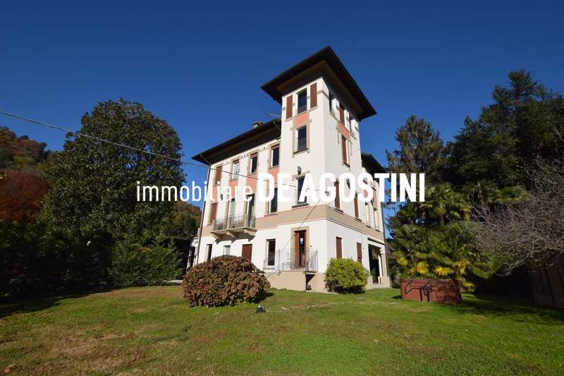 Villa Singola in Vendita ad Lesa - 1300000 Euro