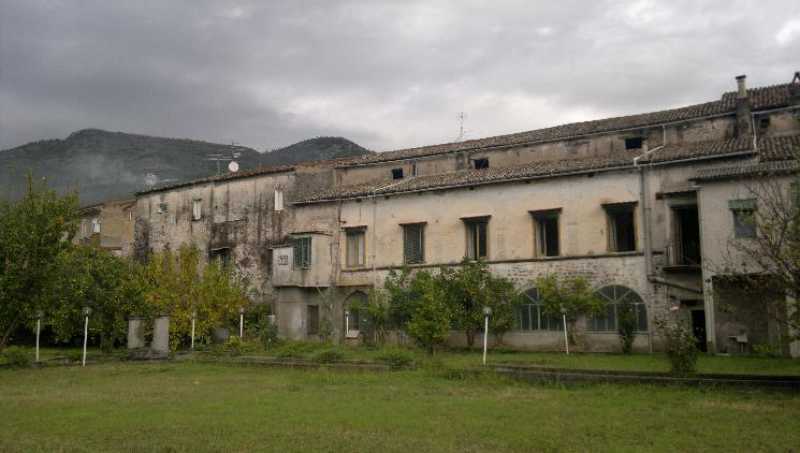 Edificio-Stabile-Palazzo in Vendita ad Formicola - 210000 Euro