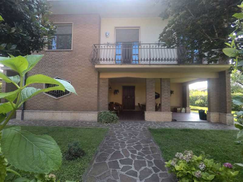 Villa Singola in Vendita ad Porto Mantovano - 290000 Euro