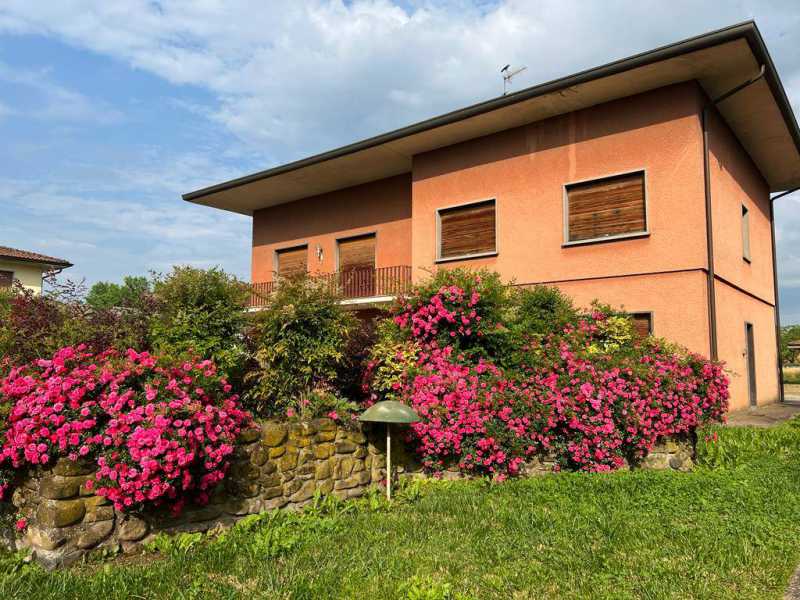 Villa Singola in Vendita ad Casalmaggiore - 420000 Euro