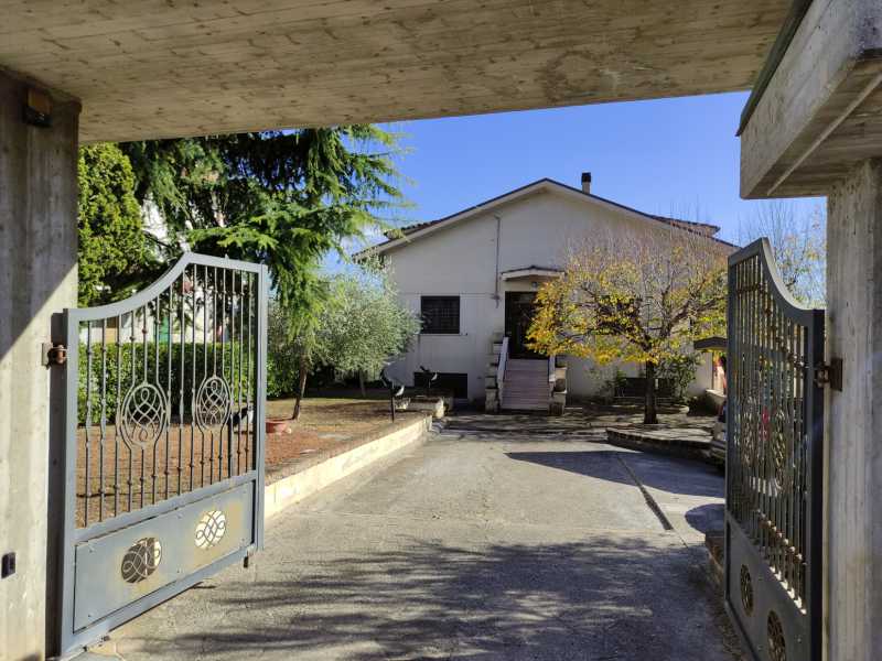 Villa in Vendita ad Rosciano - 279000 Euro