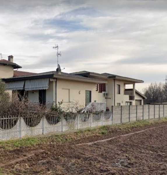 Villa in Vendita ad Robecchetto con Induno - 121344 Euro