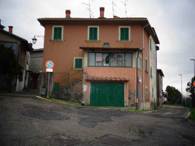 Edificio-Stabile-Palazzo in Vendita ad Civitella in Val di Chiana - 58000 Euro