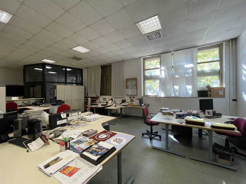 Ufficio in Affitto ad Livorno - 2600 Euro