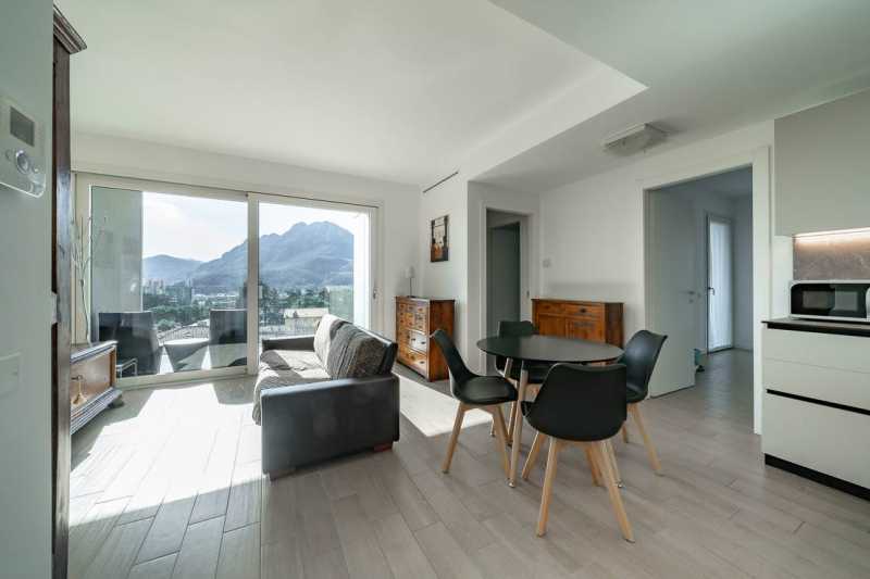 Appartamento in Affitto ad Lecco - 1200 Euro