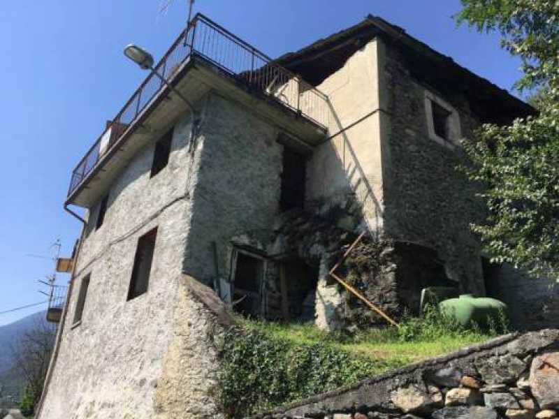 Rustico-Casale-Corte in Vendita ad Montagna in Valtellina - 75000 Euro
