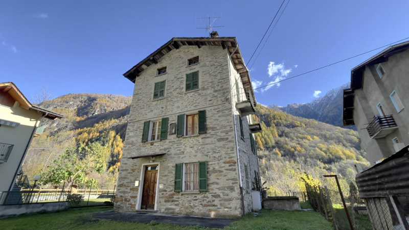 Casa Indipendente in Vendita ad Torre di Santa Maria - 195000 Euro