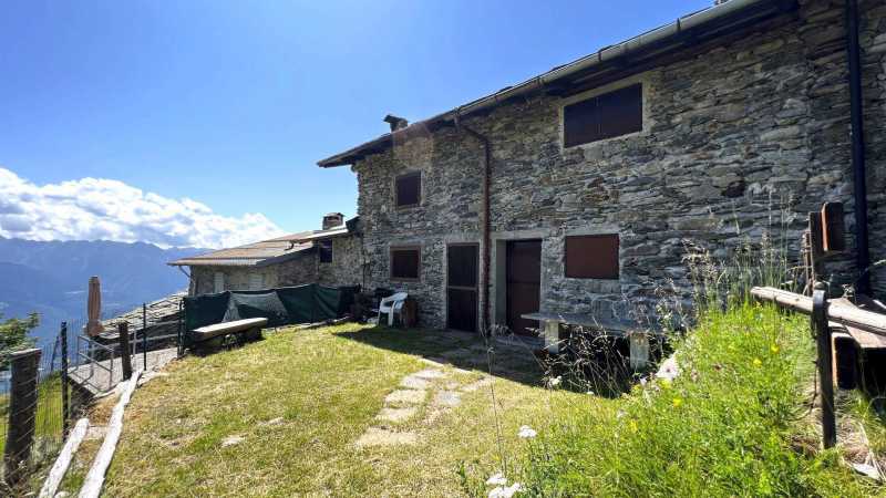 Rustico-Casale-Corte in Vendita ad Montagna in Valtellina - 69000 Euro