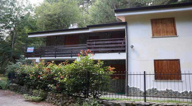 Casa Bifamiliare in Vendita ad Spezzano della Sila - 130000 Euro