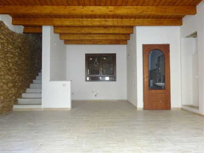 Edificio-Stabile-Palazzo in Vendita a Iglesias - 110000 Euro
