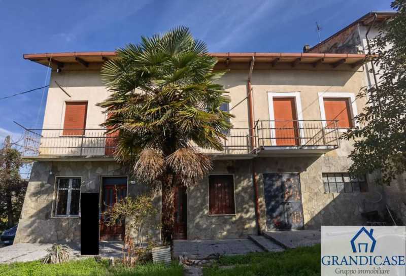 Rustico-Casale-Corte in Vendita ad Cerrina Monferrato - 210000 Euro