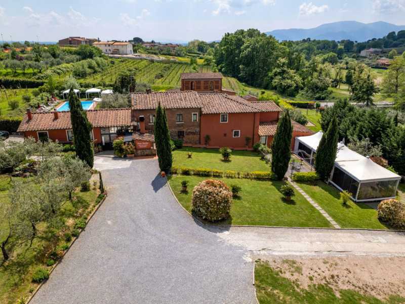 Villa in Vendita ad Lucca - 1590000 Euro