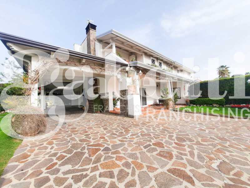Villa in Vendita ad Giugliano in Campania - 650000 Euro