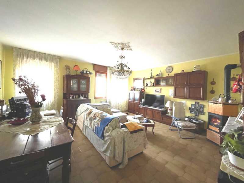 Villa a Schiera in Vendita ad Fiorenzuola D`arda - 220000 Euro