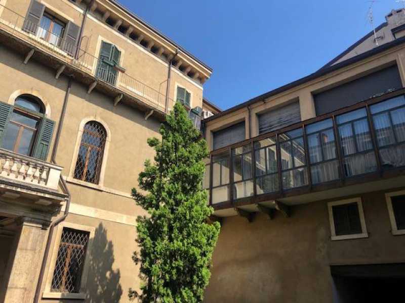 Appartamento in Affitto ad Verona - 1050 Euro