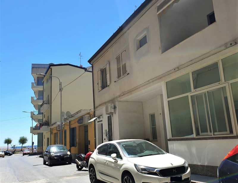 Appartamento in Affitto ad Catanzaro - 1700 Euro