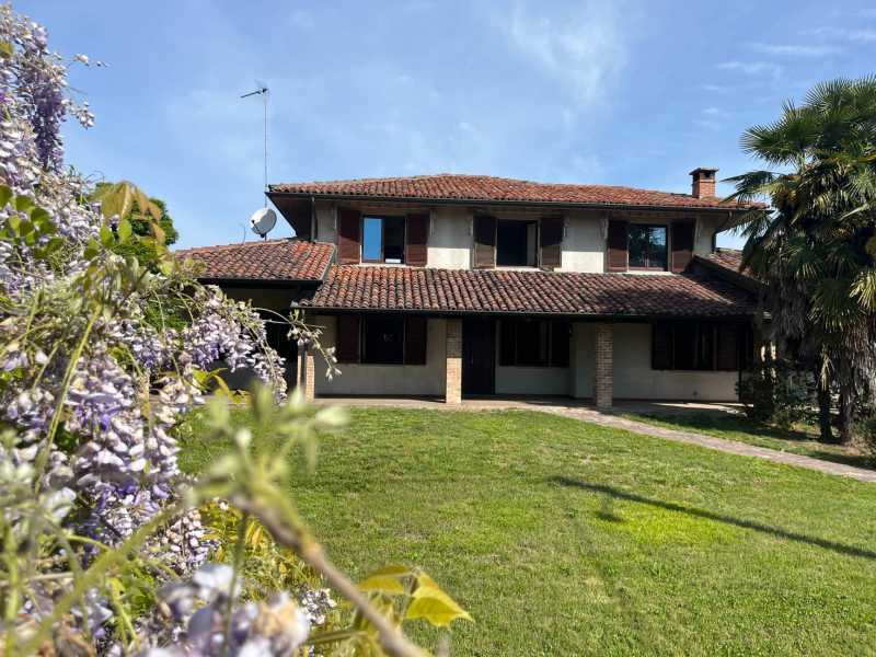 Villa Singola in Vendita ad Montechiaro D`asti - 415000 Euro