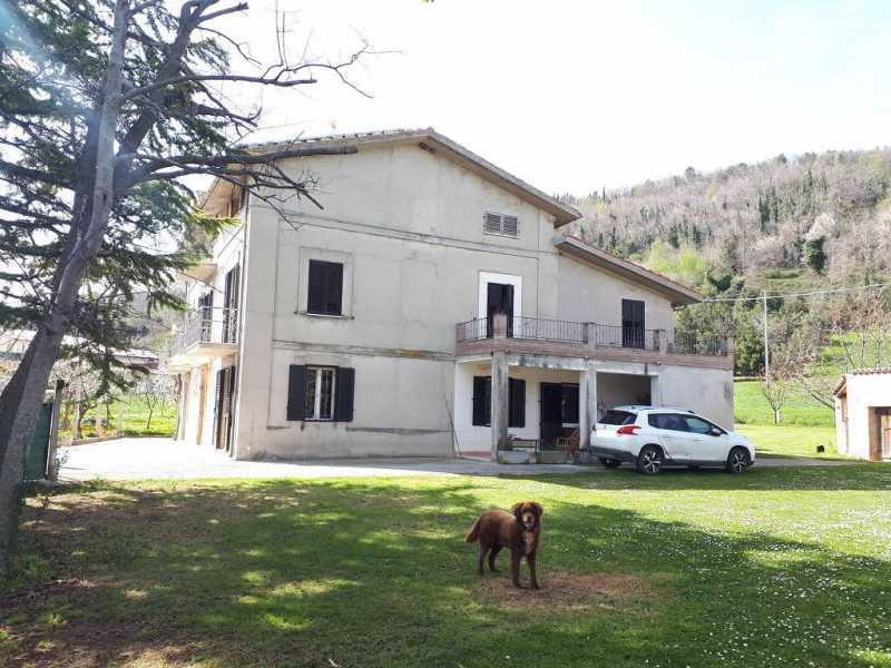 Casa Indipendente in Vendita ad Civitella del Tronto - 350000 Euro