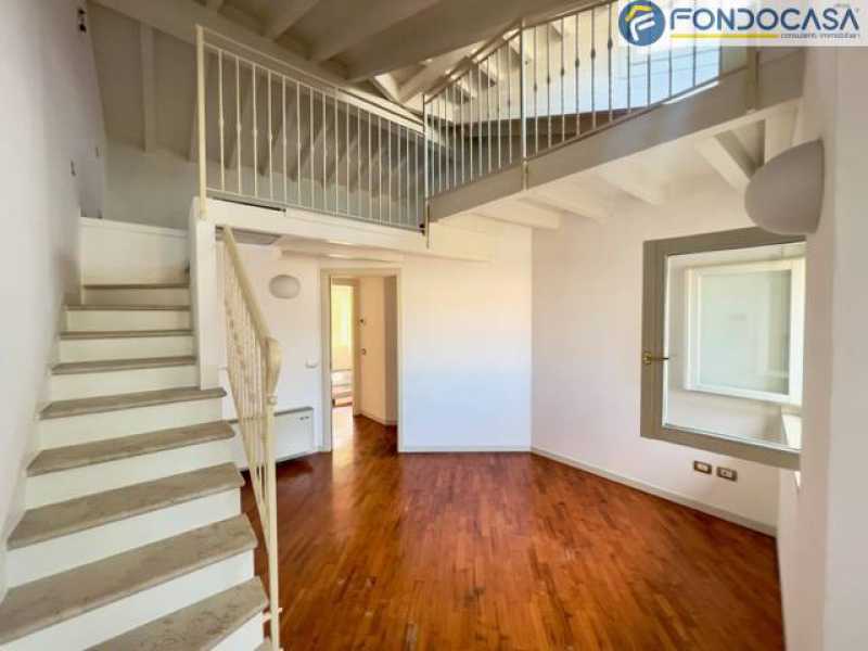 Appartamento in Vendita ad Desenzano del Garda - 369700 Euro