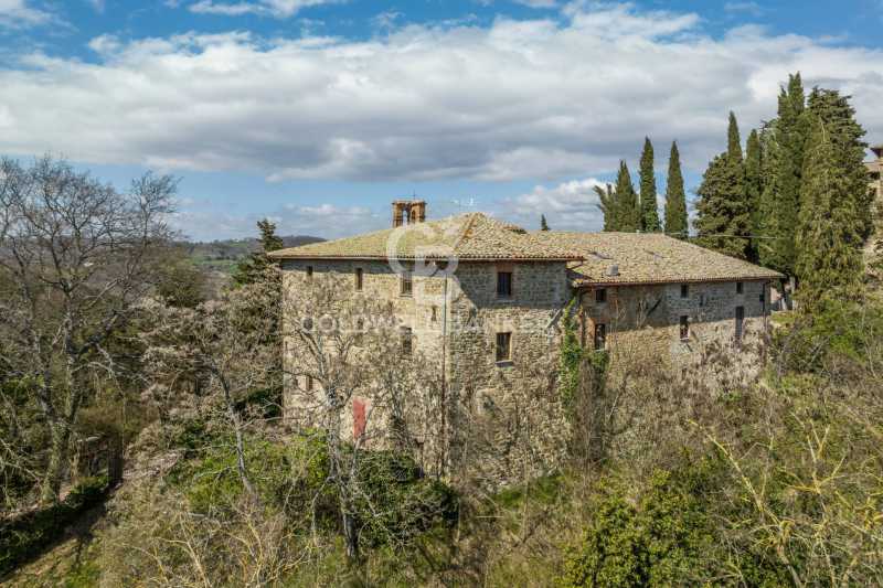 Rustico-Casale-Corte in Vendita ad Gubbio - 320000 Euro