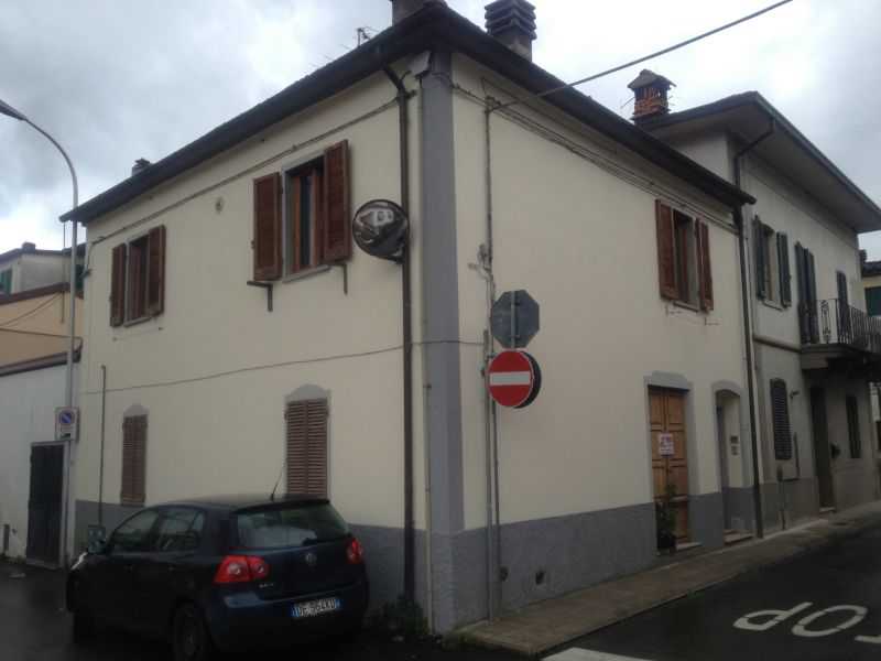 Edificio-Stabile-Palazzo in Vendita ad Bibbiena - 140000 Euro
