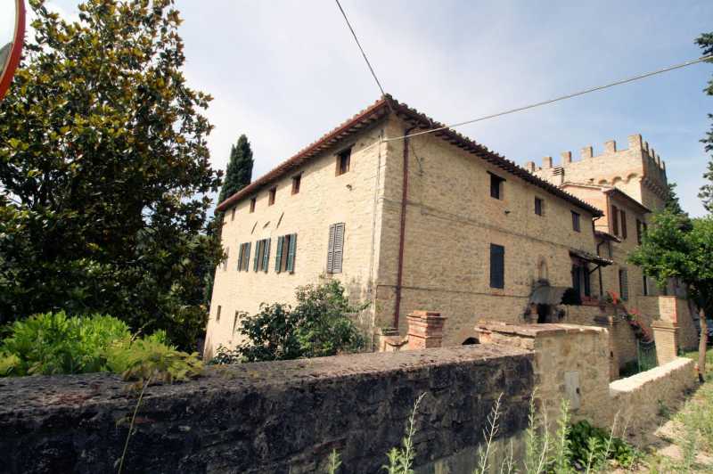 Rustico-Casale-Corte in Vendita ad Perugia - 730000 Euro