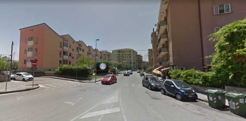 Locale Commerciale in Affitto ad Salerno - 1200 Euro